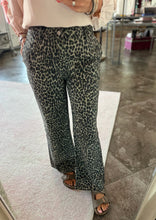 Load image into Gallery viewer, Leopard Love Bottoms
