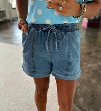 Load image into Gallery viewer, Better That Way Shorts
