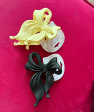Load image into Gallery viewer, Bow Hairclips
