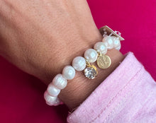 Load image into Gallery viewer, VL Pearl Stretch Bracelet
