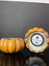 Load image into Gallery viewer, SwanCreek Petal Candles

