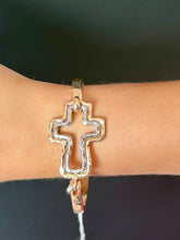 Load image into Gallery viewer, Hammered Cross Bracelet
