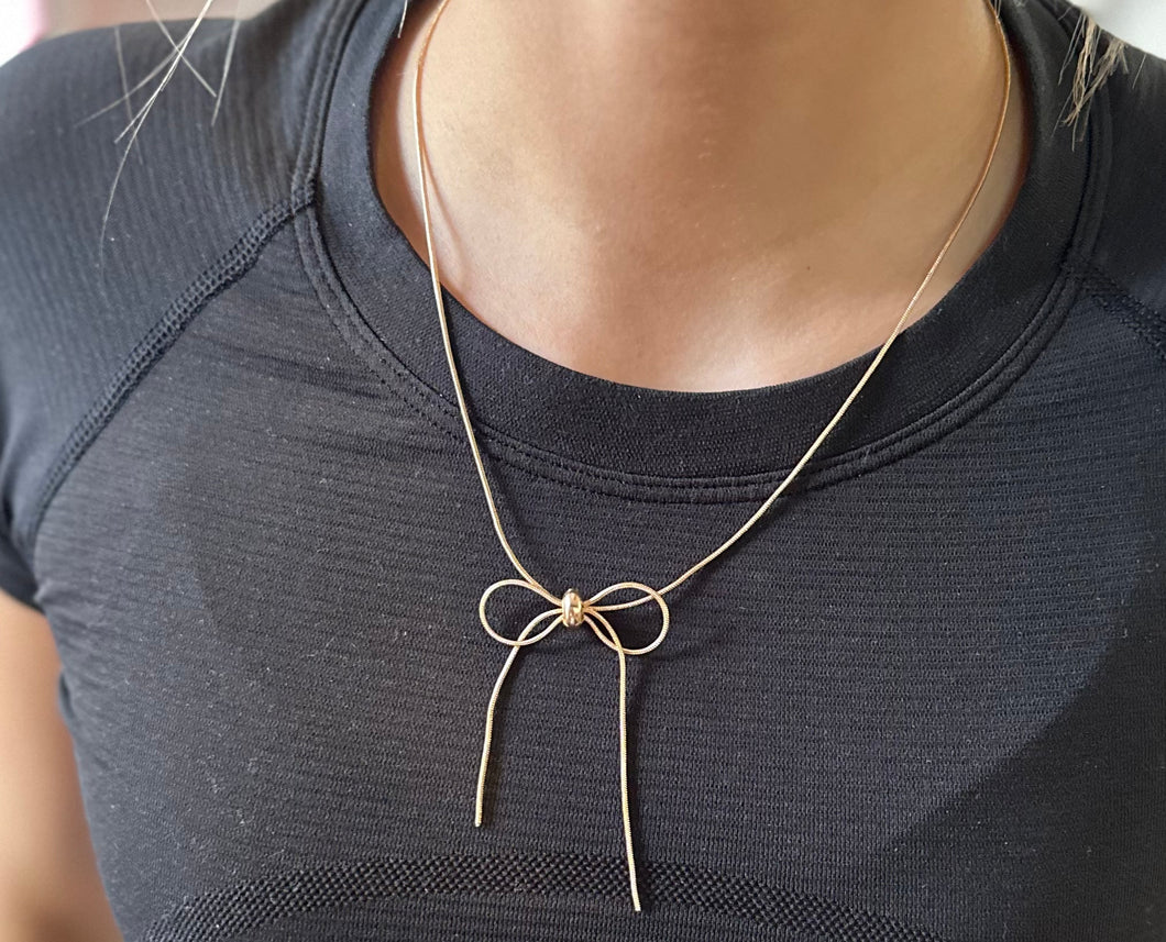 Chain Bow Necklace